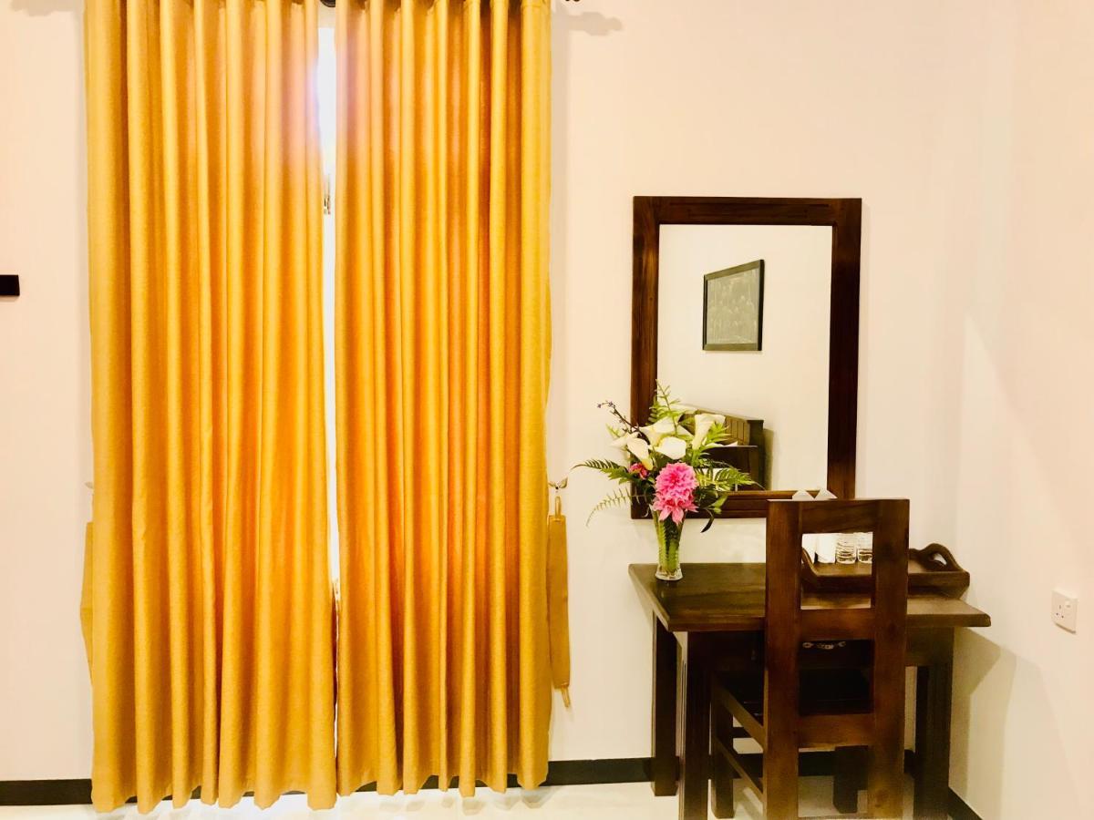 Queensland Hotel ヌワラ・エリヤ エクステリア 写真